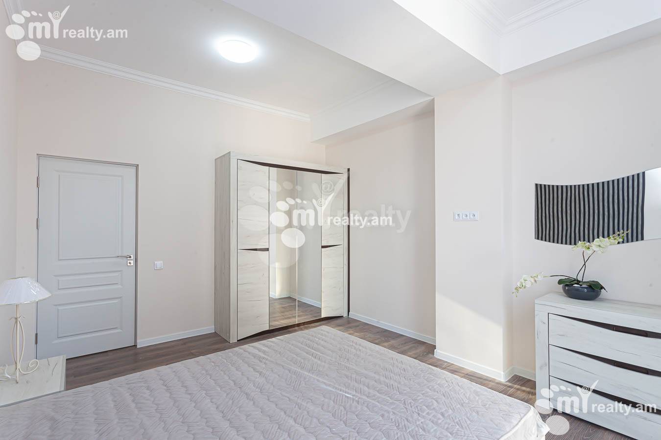 Купить 3 комнатную квартиру К. Улнеци ул., Канакер-Зейтун Ереван, 154008