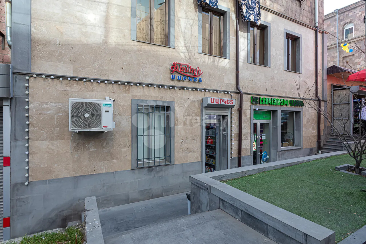 Commercial for sale خیابان آرشاکونیاک, مرکز شهر ایروان, 158542
