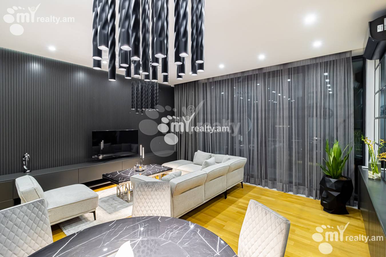 3 bedroom apartment for rent خیابان آزاتوتیان, عربگیر ایروان, 153983