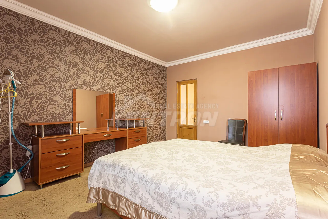 5 bedroom apartment for sale Hr.Kochar St, Arabkir Yerevan, 158247