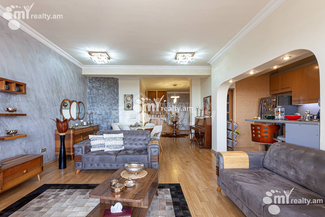 4 bedroom apartment for sale Antarayin St, Center Yerevan, 156021