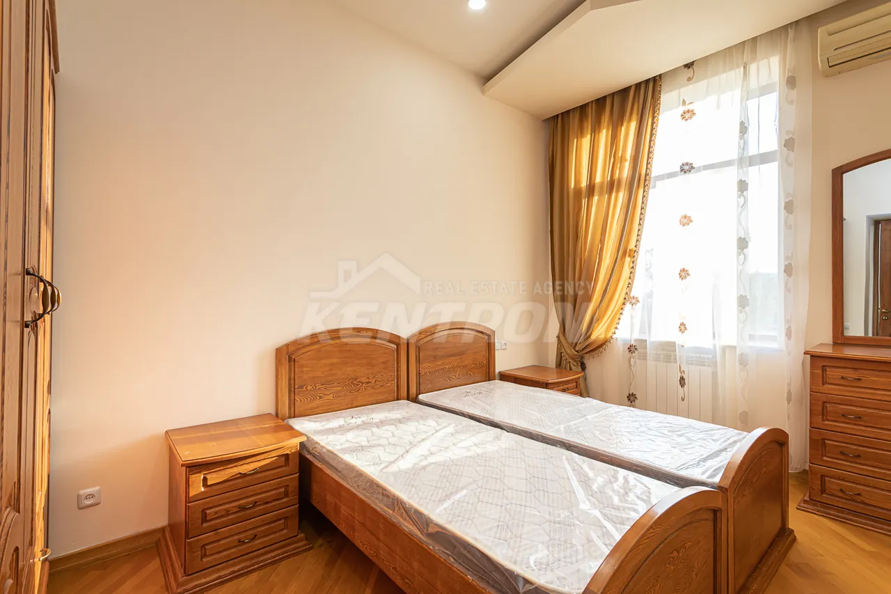 3 սենյականոց բնակարան  Աբովյան փող, Կենտրոն Երևան, 158367