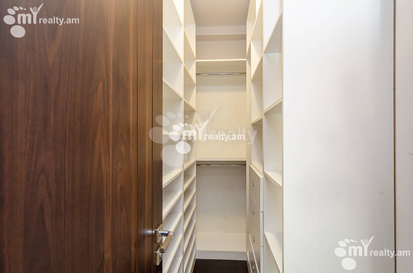 4 bedroom apartment for sale Northern(Hyusisayin)  Ave, Center Yerevan, 146493