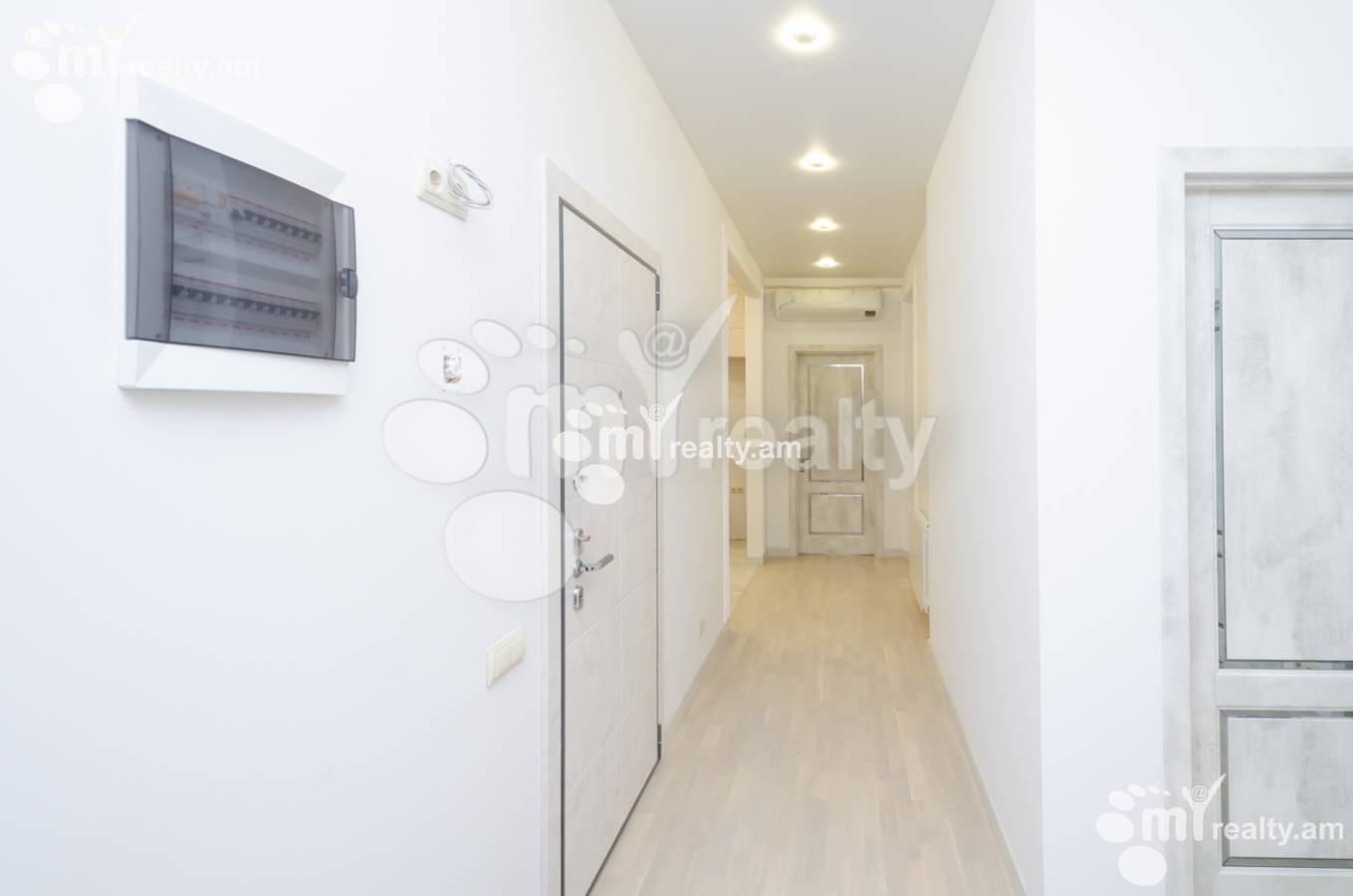 3 bedroom apartment for sale Aram St, Center Yerevan, 136284