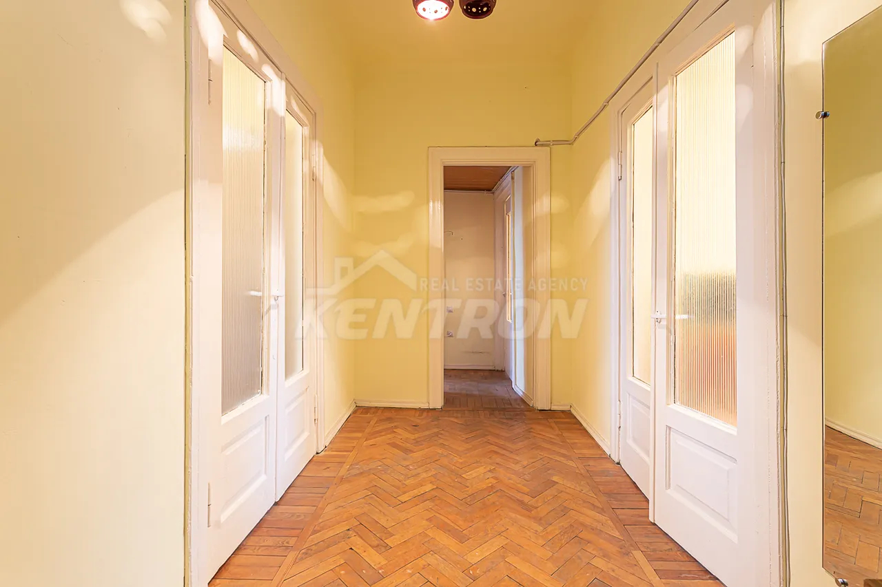 3 bedroom apartment for sale Charents St, Center Yerevan, 157410