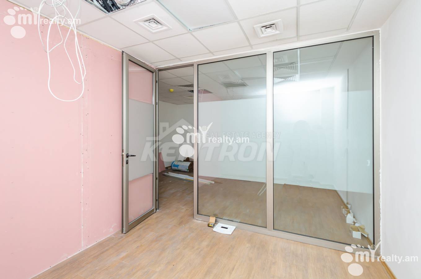 Снять коммерческoе помещение Г.Лусаворич ул, Центр Ереван, 153214