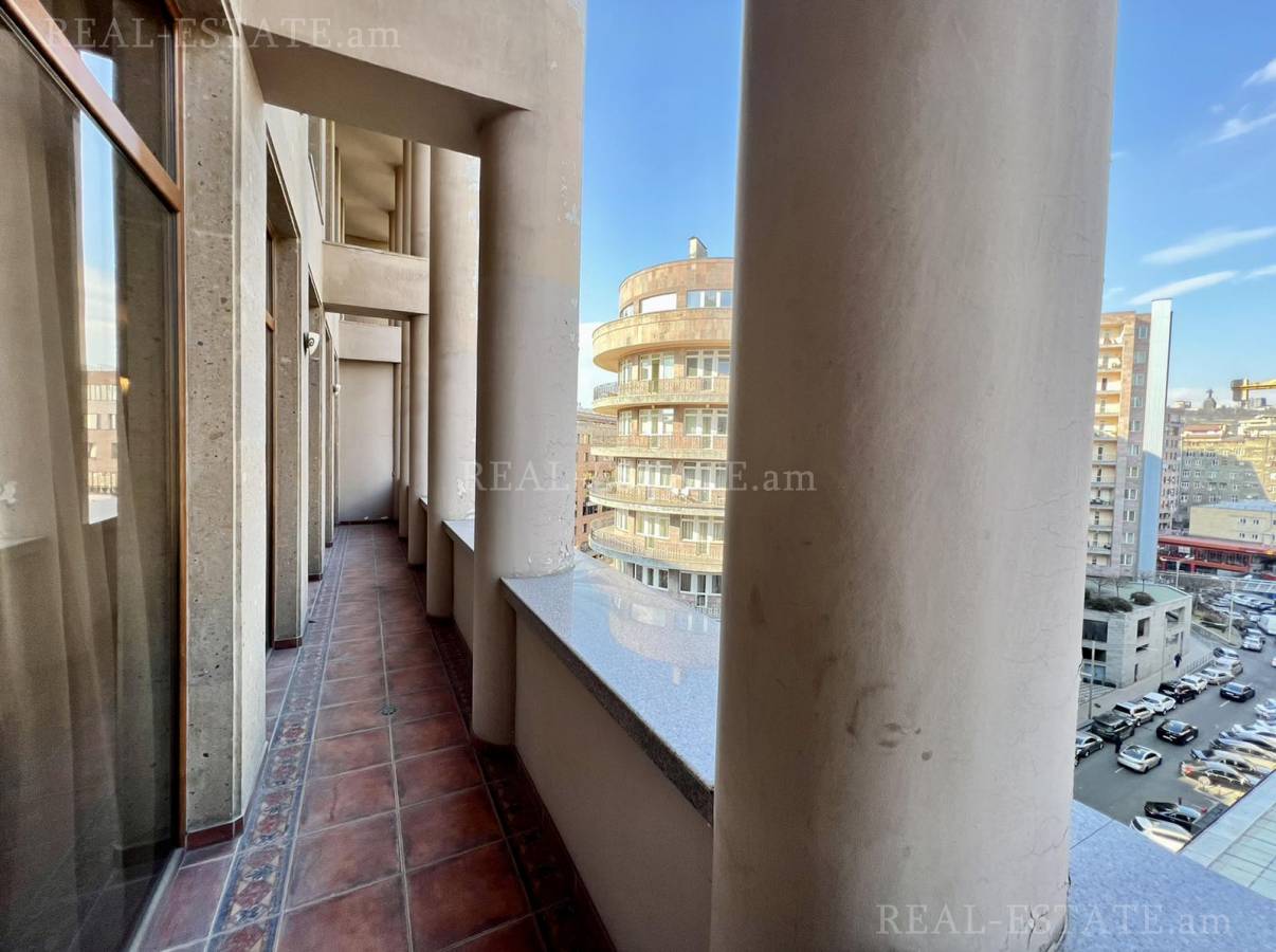 4 bedroom apartment for sale Northern (Hyusisayin)  Ave, Center Yerevan, 119236