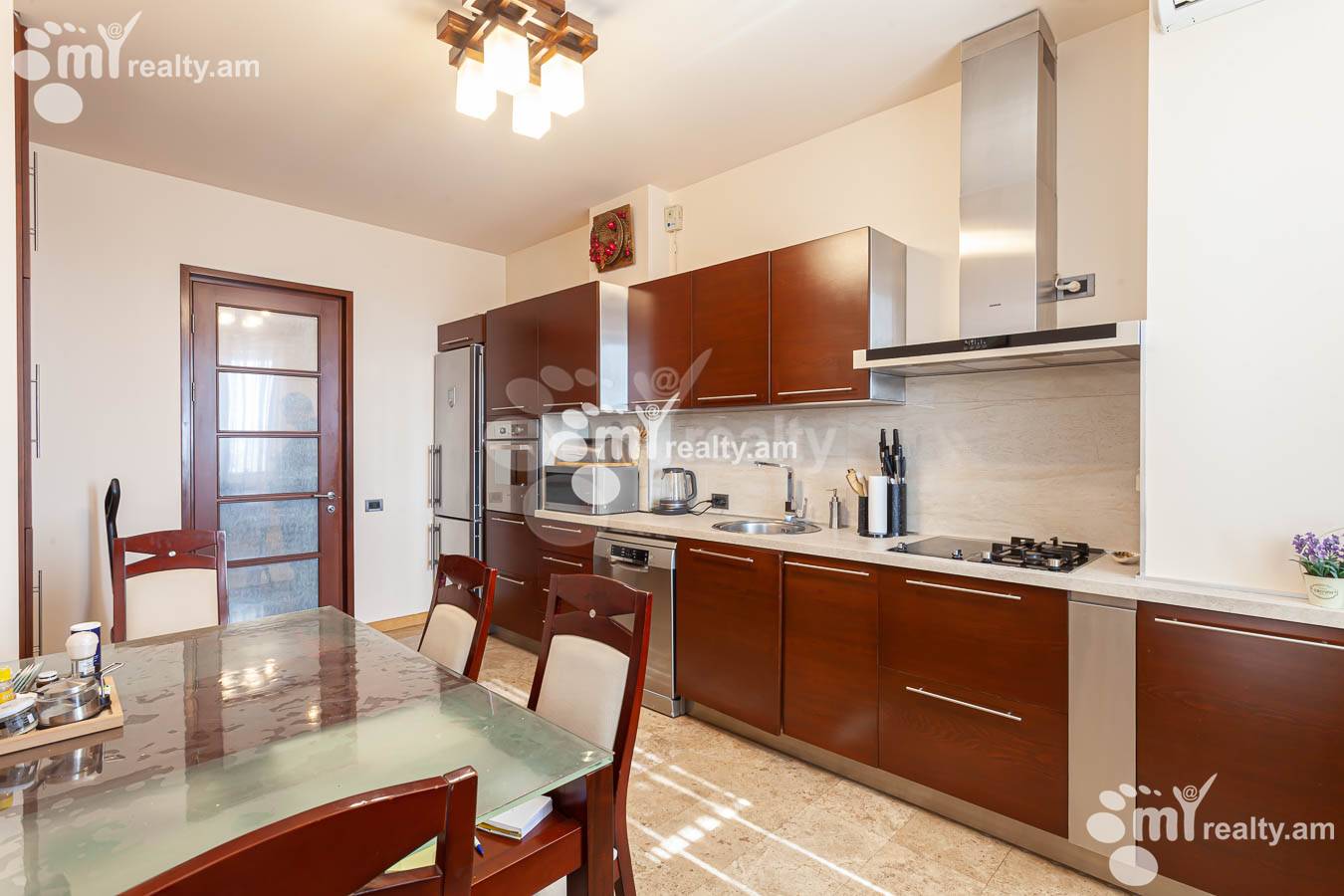 4 bedroom apartment for sale خیابان آنتارایین, مرکز شهر ایروان, 153628