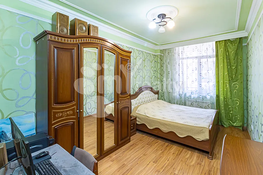 3 սենյականոց բնակարան վարձով Ռոստոմի փող, Կենտրոն Երևան, 159425