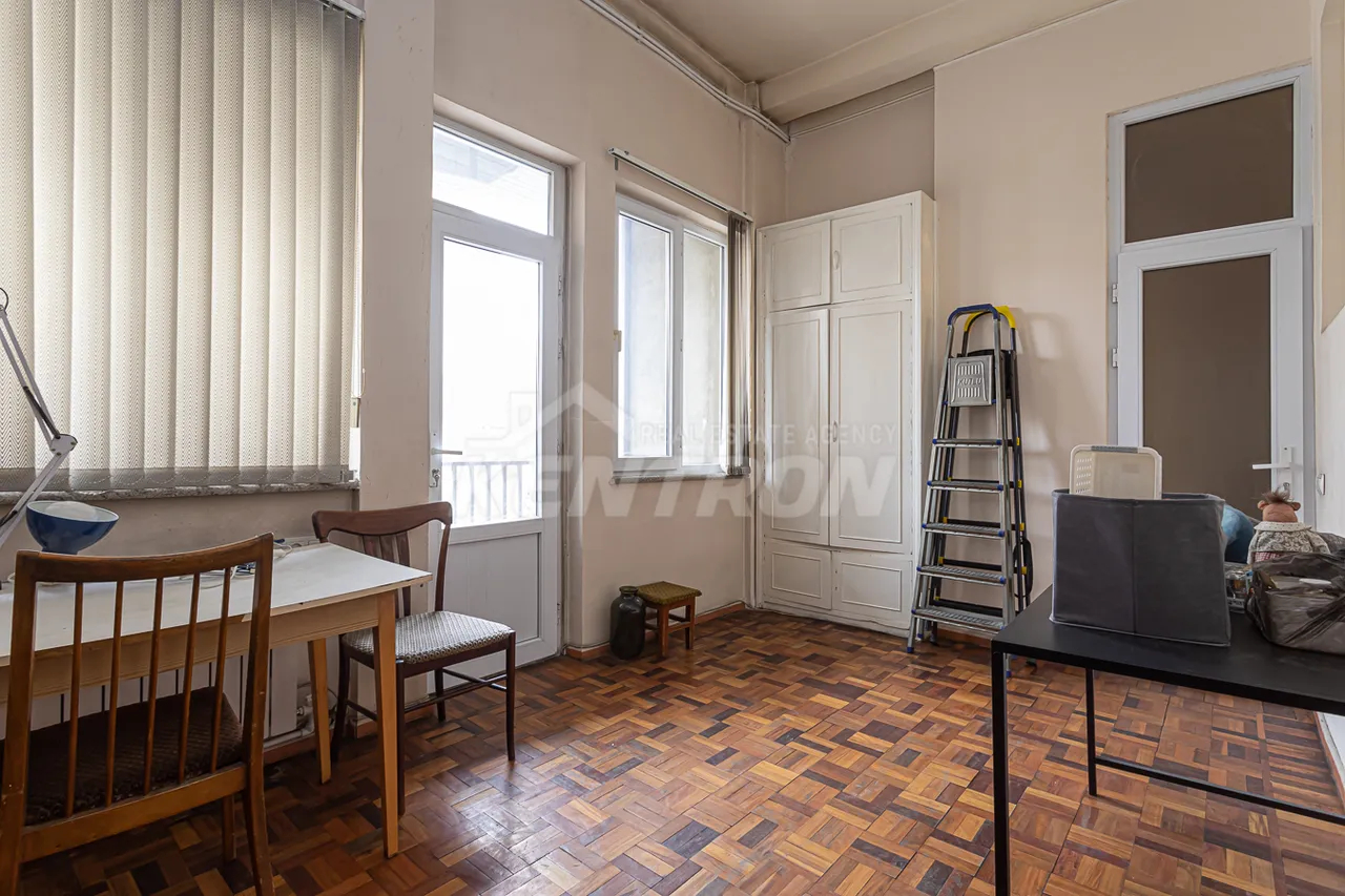 4 bedroom apartment for sale Isahakyan St, Center Yerevan, 158231