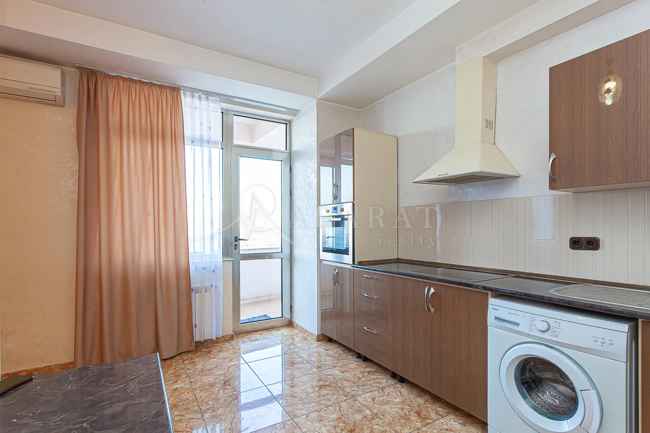 3 bedroom apartment for sale Tsitsernakaberd Highway, Center Yerevan, 158899