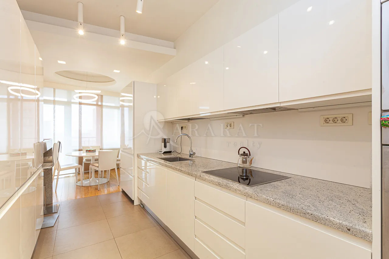 4 սենյականոց բնակարան վարձով Վարդանանց փող, Կենտրոն Երևան, 158841