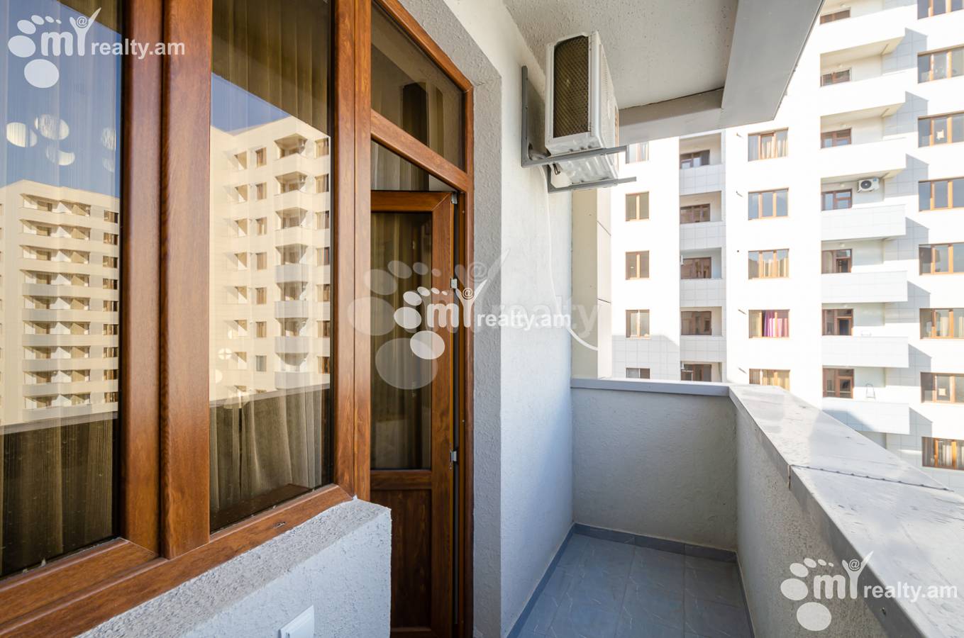 4 սենյականոց բնակարան  Մ․ Մելքոնյան փող, Կենտրոն Երևան, 155076