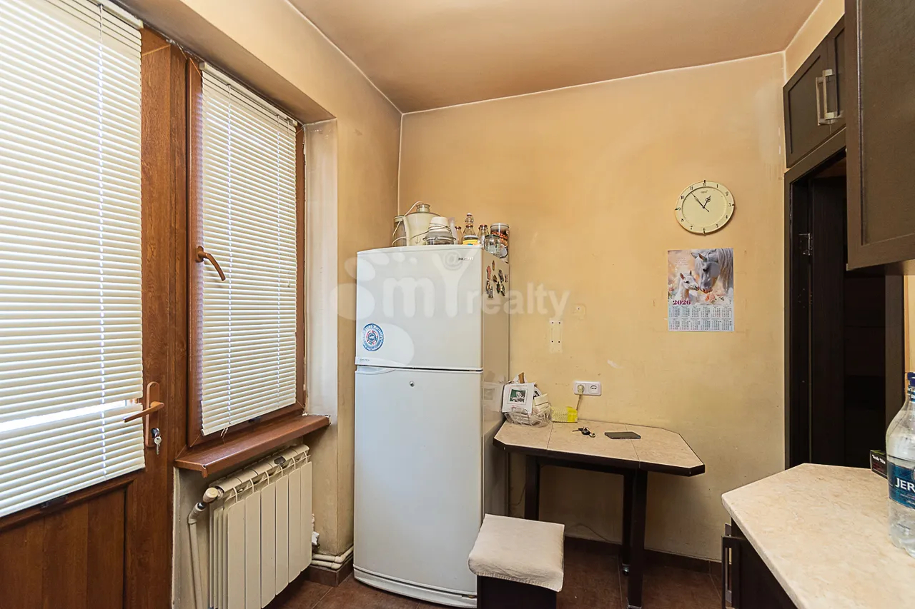 3 bedroom apartment for sale خیابان واهر. پاپازیان, عربگیر ایروان, 158561