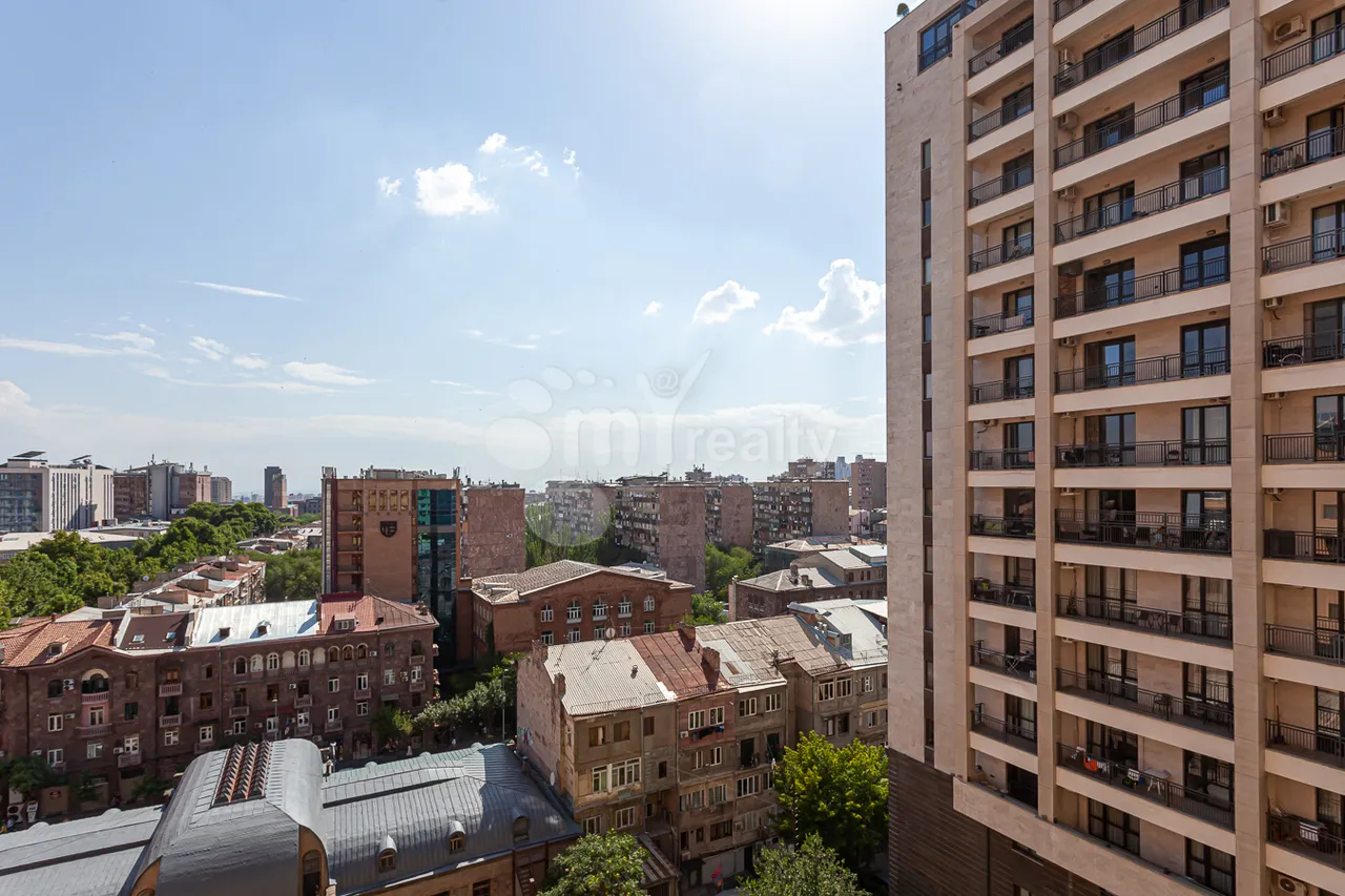 3 սենյականոց բնակարան  Ամիրյան փող, Կենտրոն Երևան, 158289