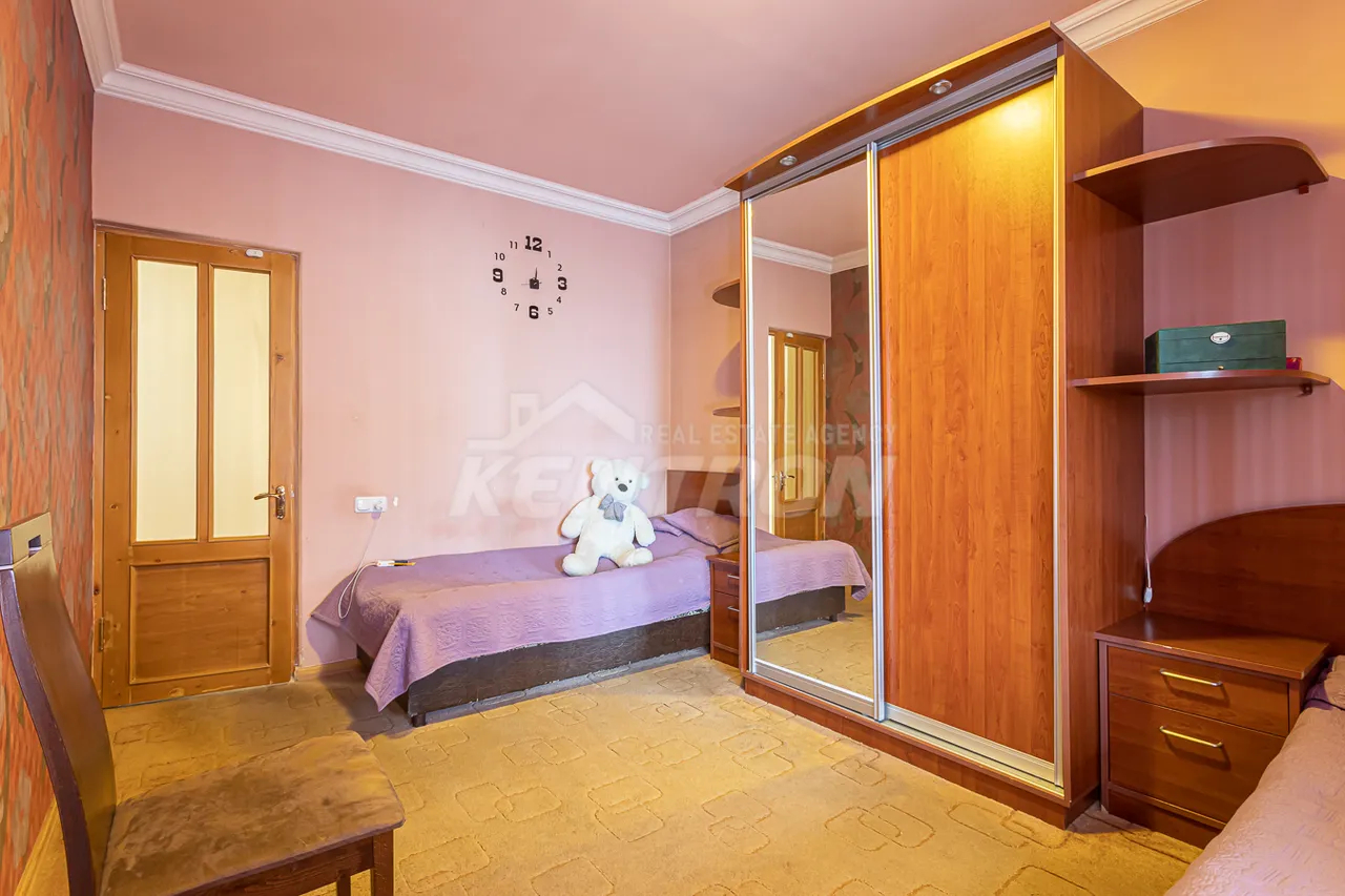 5 bedroom apartment for sale Hr.Kochar St, Arabkir Yerevan, 158247