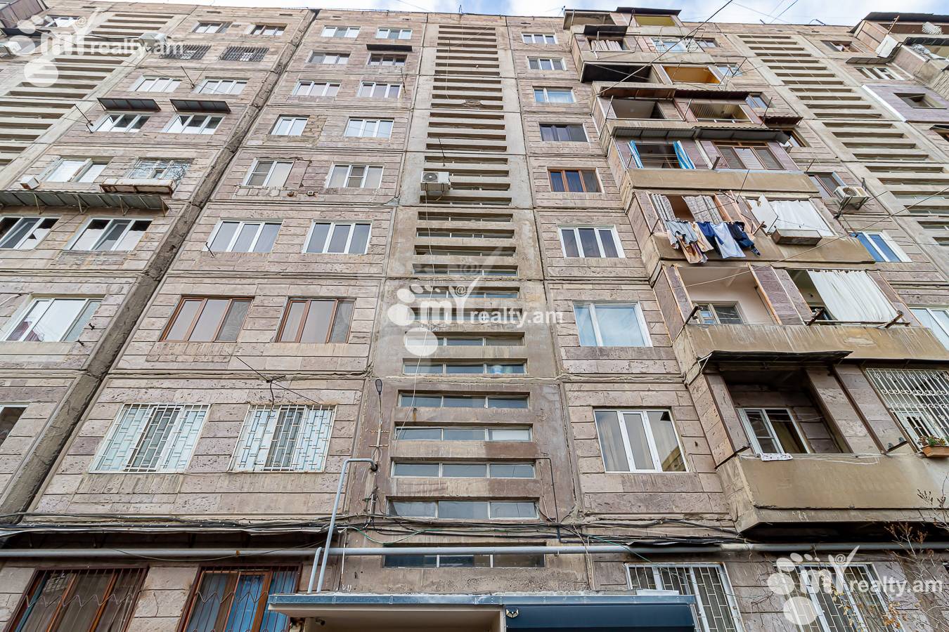 3 սենյականոց բնակարան  Ե. Քոչար փող, Կենտրոն Երևան, 143637