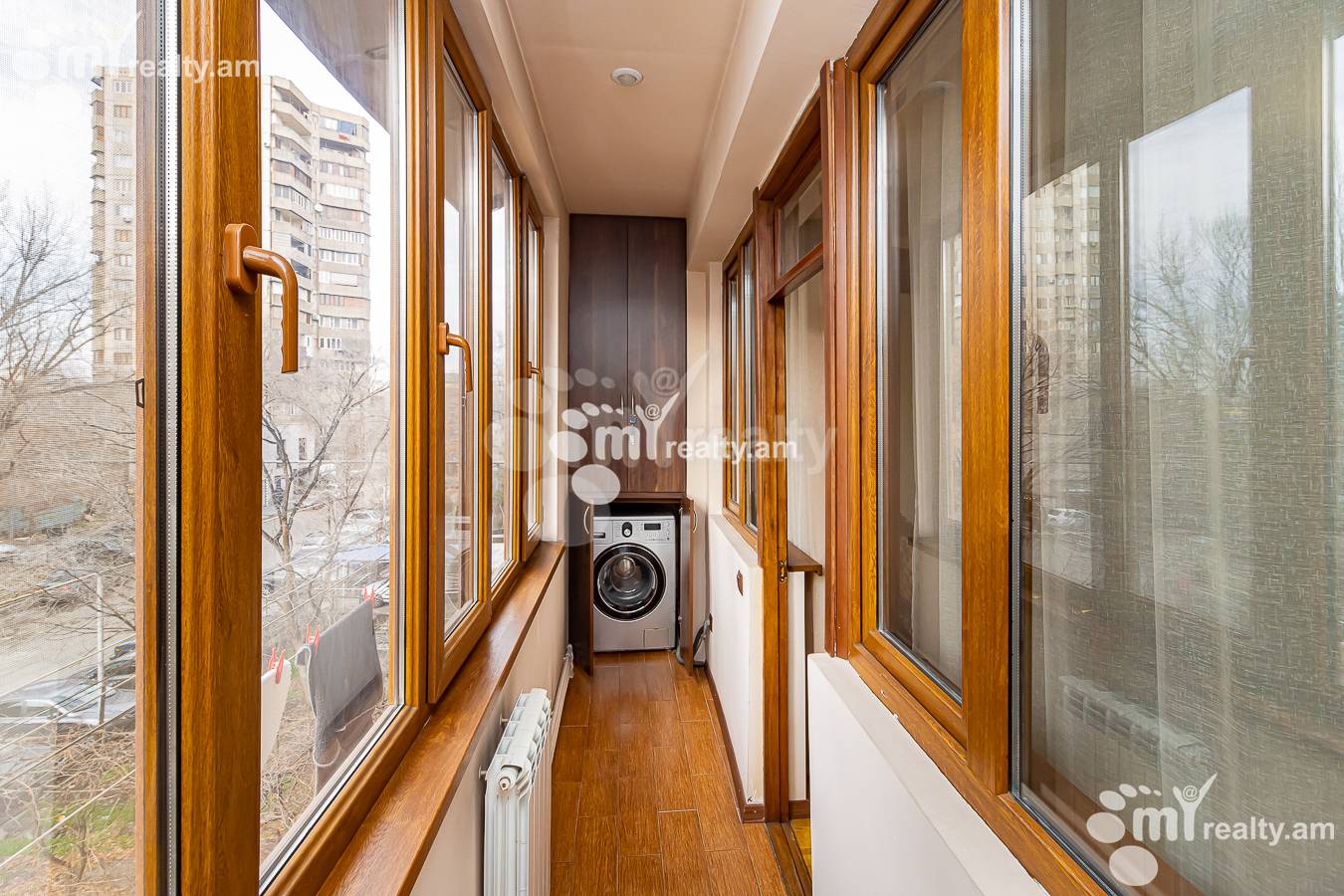 3 սենյականոց բնակարան  Ե. Քոչար փող, Կենտրոն Երևան, 143637