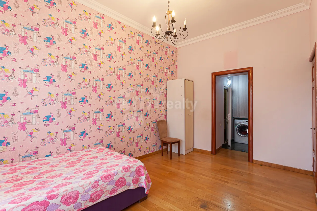 4 bedroom apartment for sale Tumanyan St, Center Yerevan, 160676