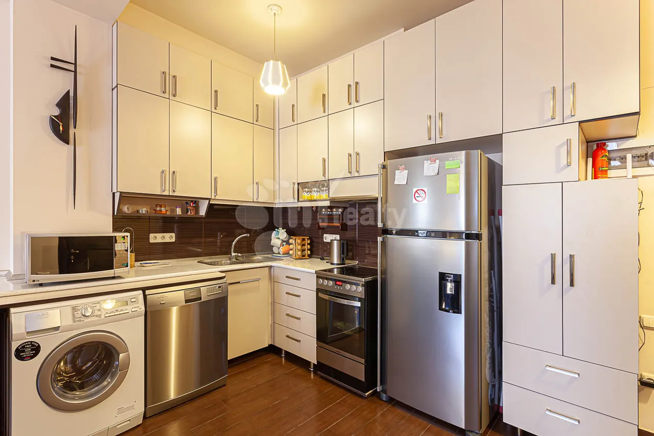 2 bedroom apartment for rent Buzand St, Center Yerevan, 160079