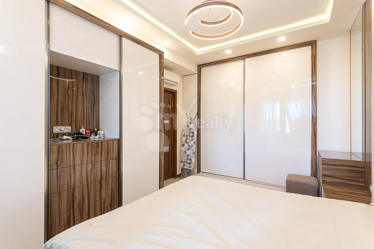 2 bedroom apartment for sale Antarayin St, Center Yerevan, 159651
