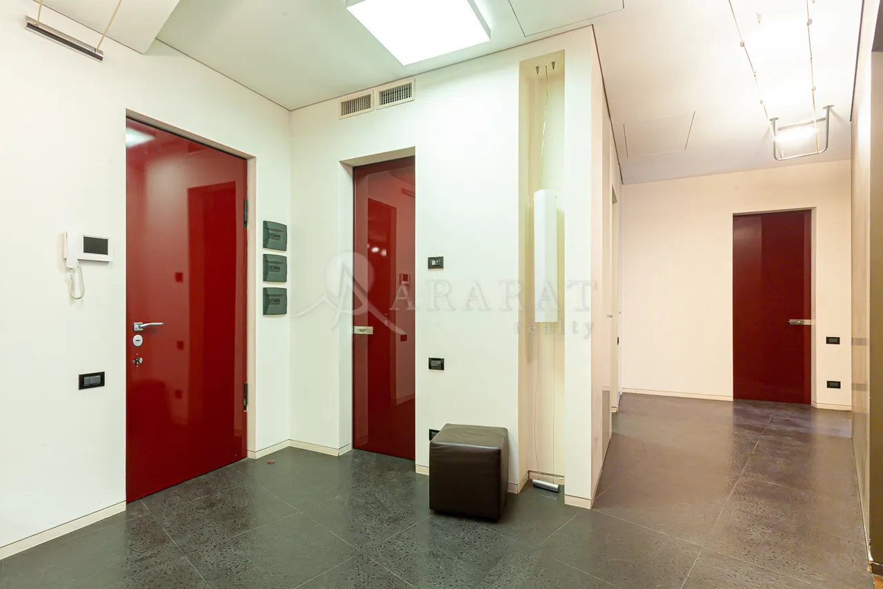 4 bedroom apartment for sale Northern(Hyusisayin)  Ave, Center Yerevan, 157216