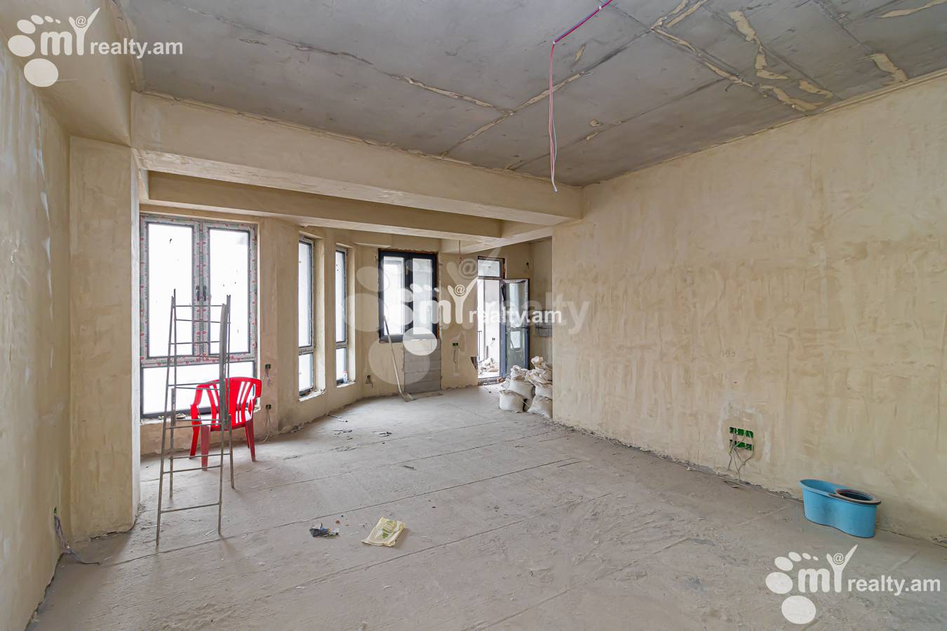 Купить 4 комнатную квартиру Антараин, ул. Г. Гаспаряна, Центр Ереван, 153856