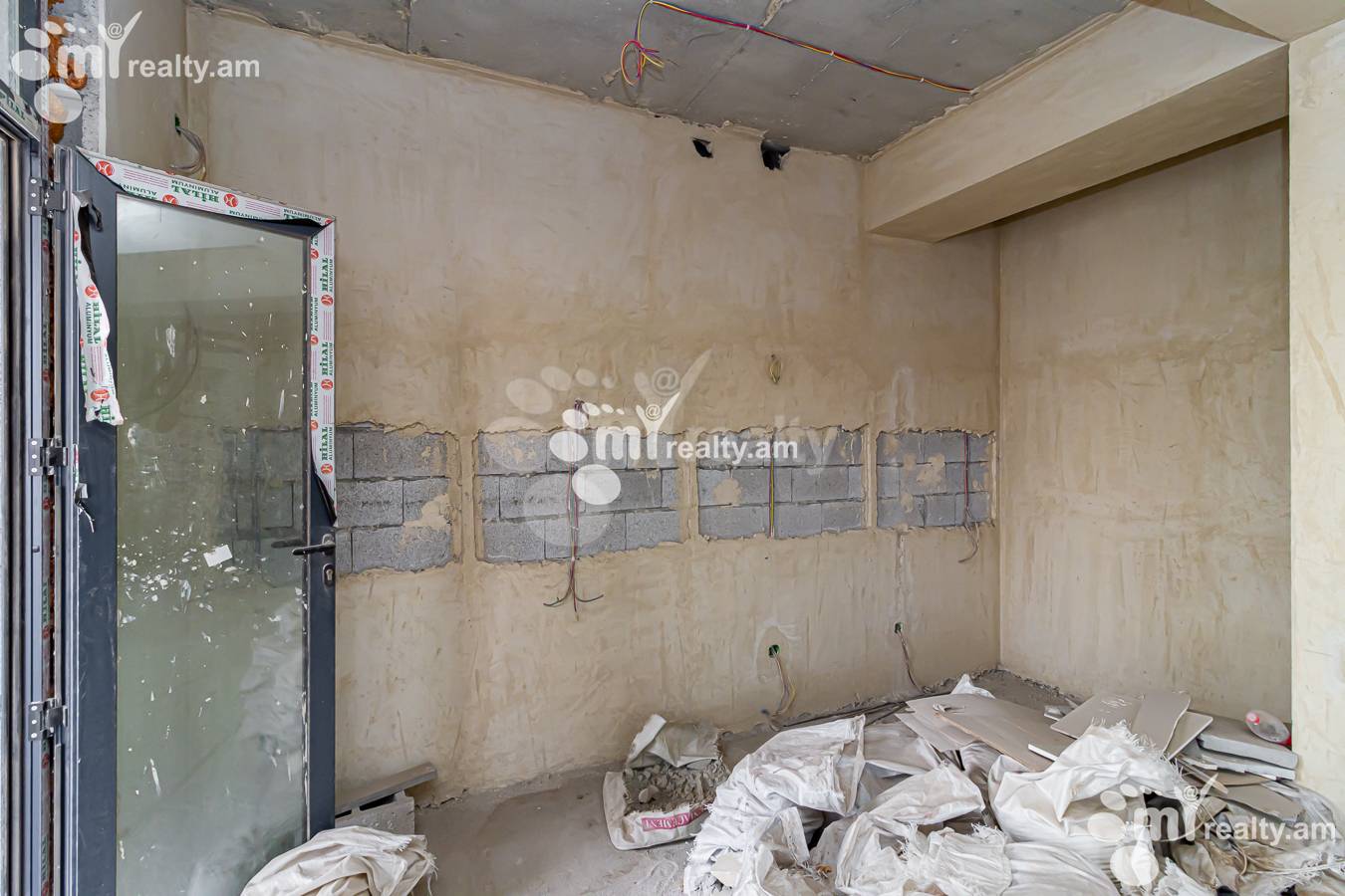 Купить 4 комнатную квартиру Антараин, ул. Г. Гаспаряна, Центр Ереван, 153856