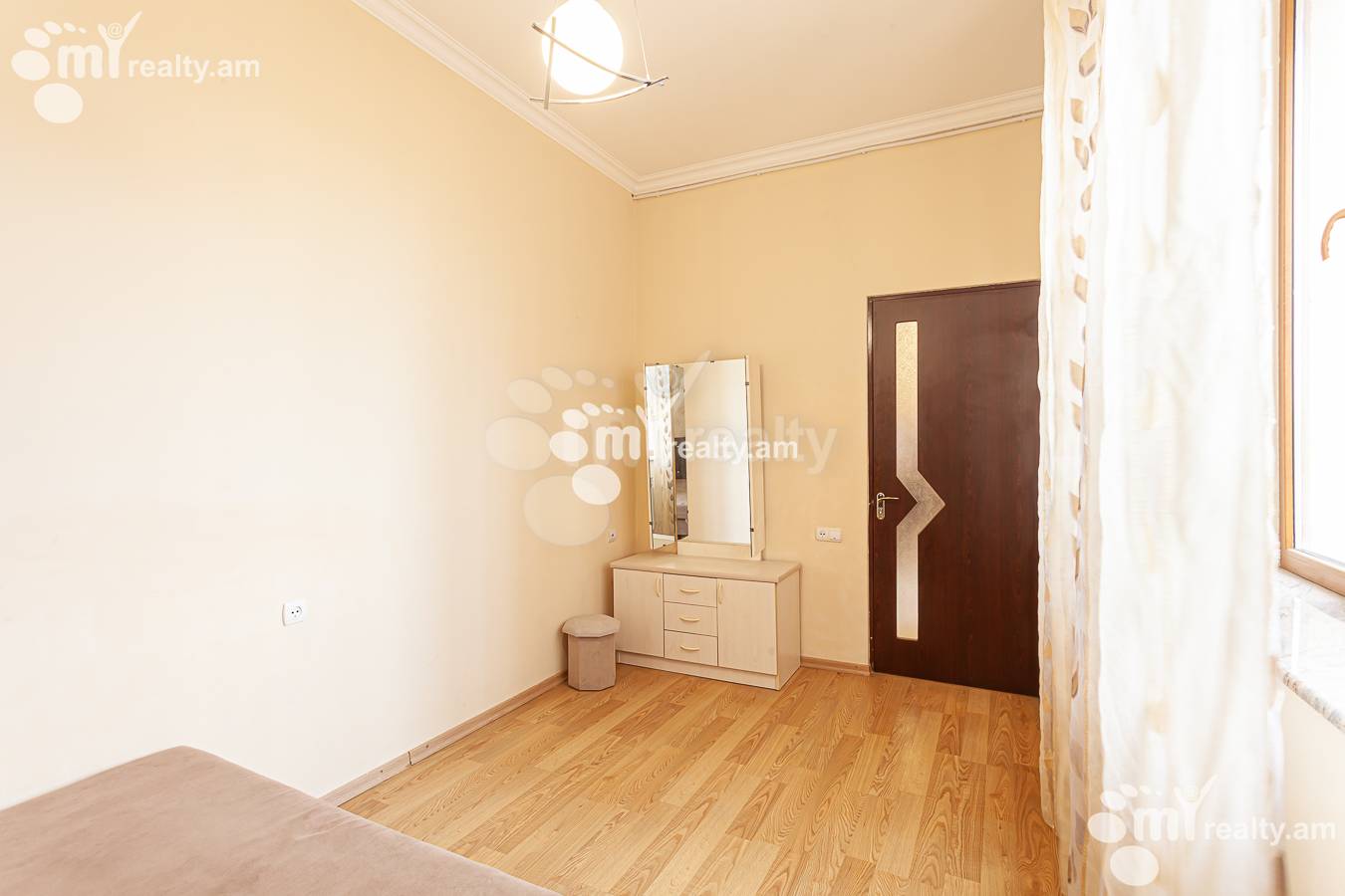3 bedroom apartment for rent Ler. Kamsar St, Center Yerevan, 147639