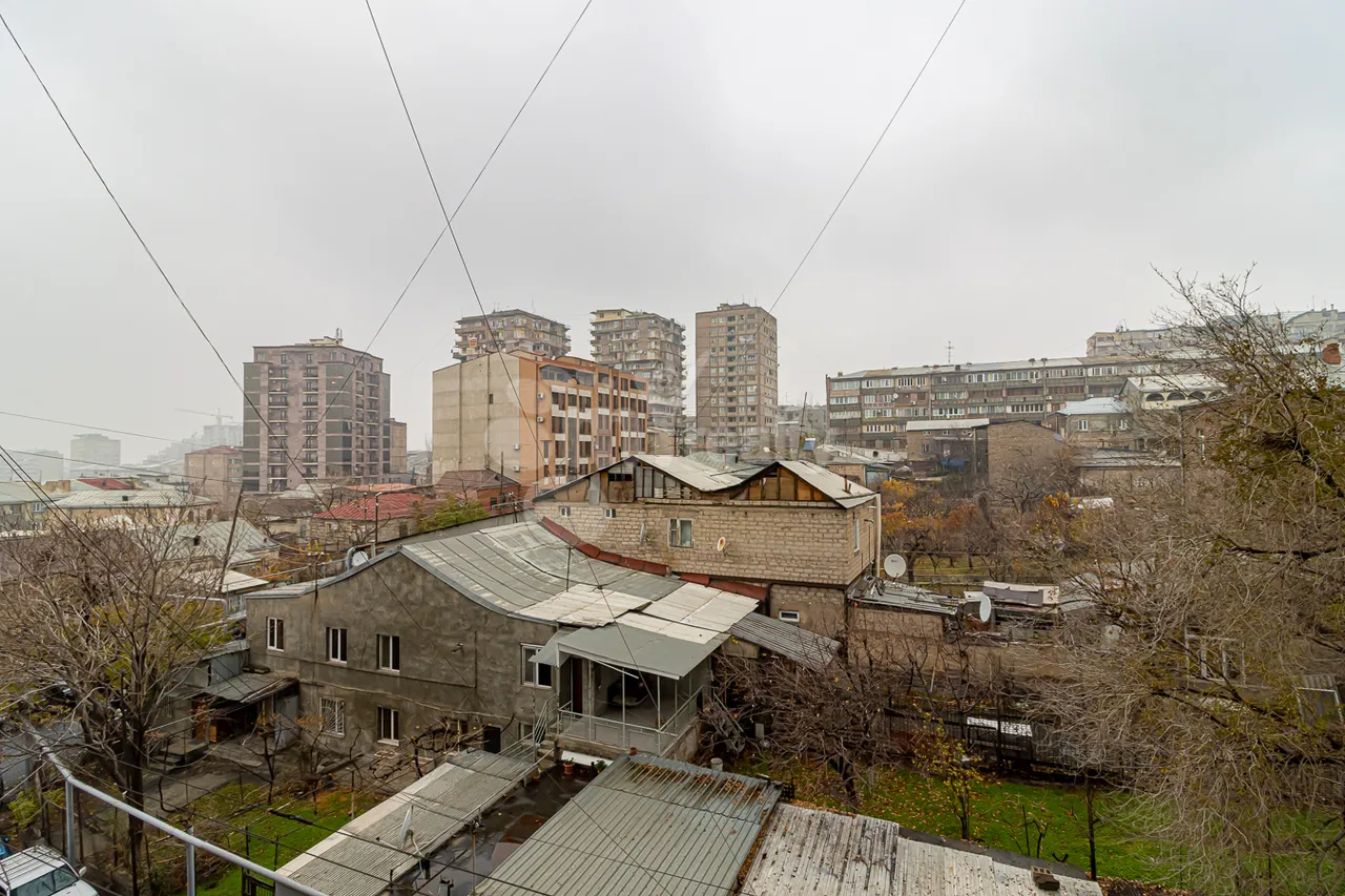 3 սենյականոց բնակարան  Գյուլբենկյան փող, Արաբկիր Երևան, 160009