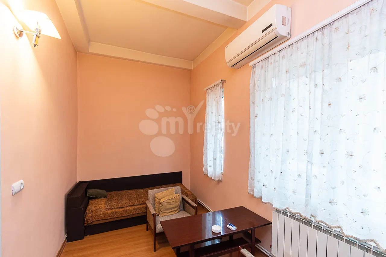 Купить 2 комнатную квартиру Амирян ул, Центр Ереван, 160240