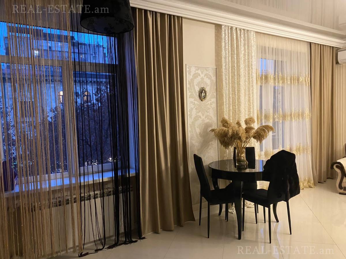 3 bedroom apartment for sale rue d'Abovyan, Center Yerevan, 140104