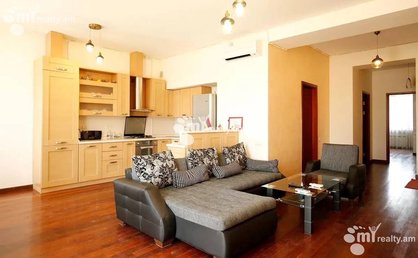 3 bedroom apartment for rent خیابان تامانیان, مرکز شهر ایروان, 158175