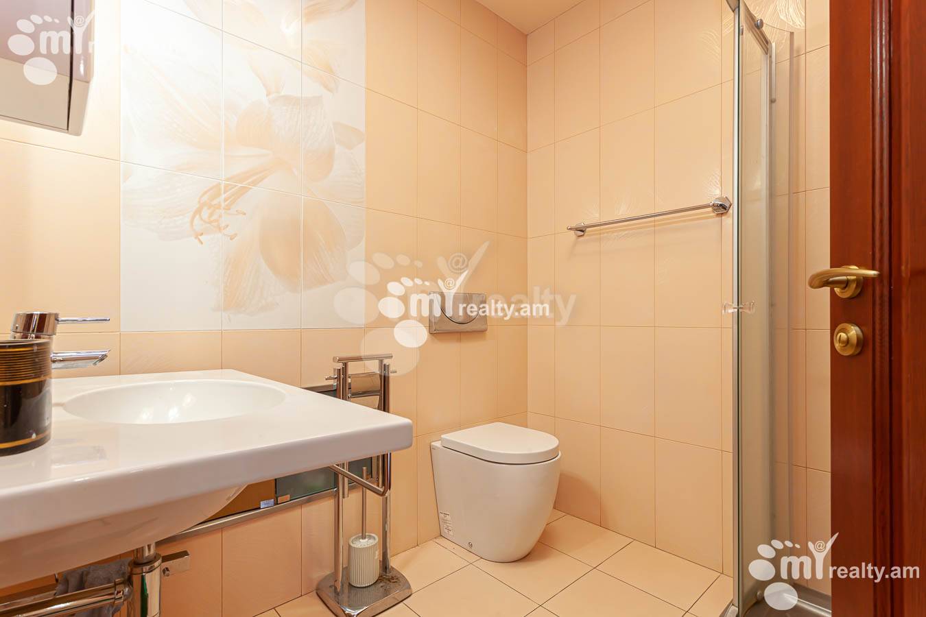 3 bedroom apartment for rent Northern (Hyusisayin)  Ave, Center Yerevan, 153005