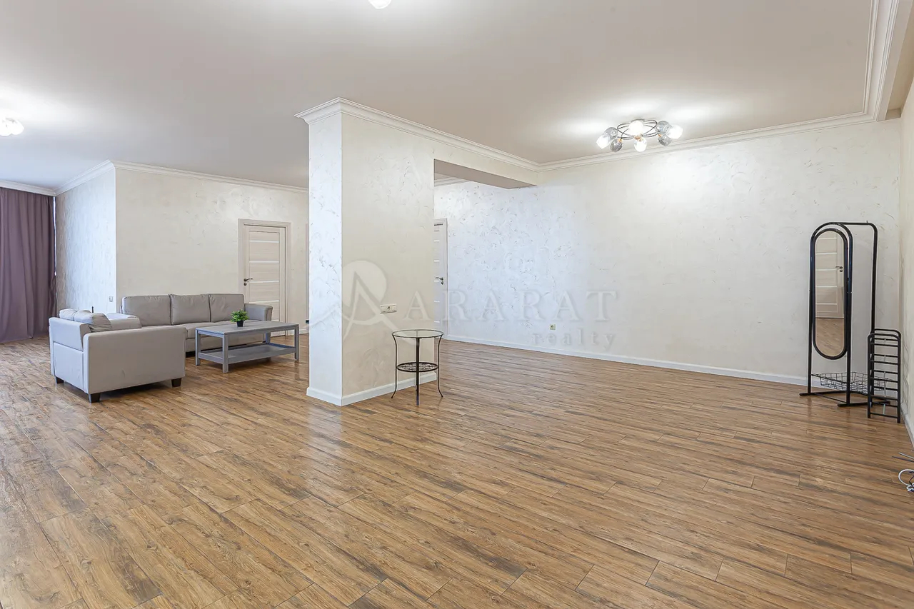 3 սենյականոց բնակարան վարձով Տերյան փող, Կենտրոն Երևան, 158702