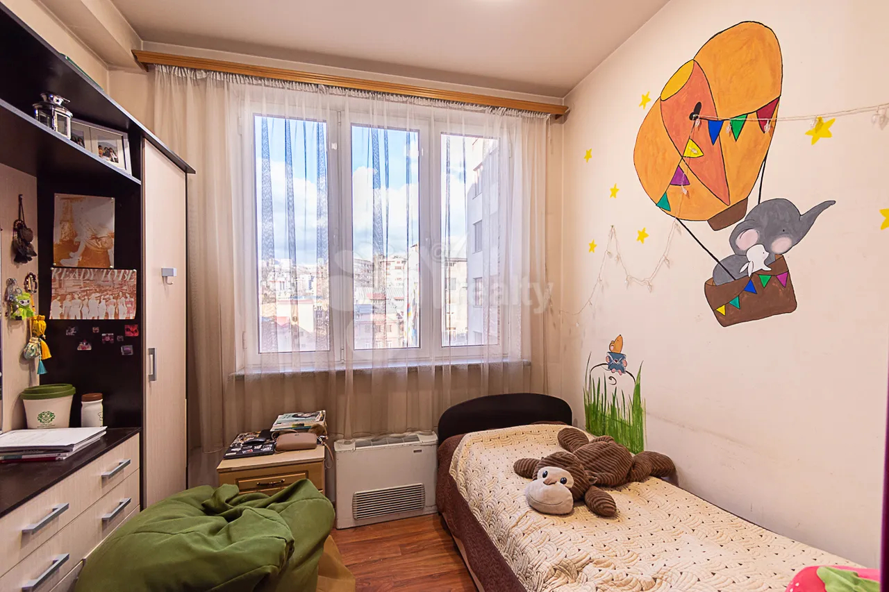 4 bedroom apartment for sale خیابان هین اِرِوانتسی, مرکز شهر ایروان, 159857