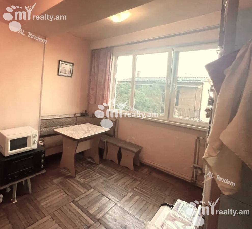 4 սենյականոց բնակարան  Համբարձումյան փող, Արաբկիր Երևան, 158356