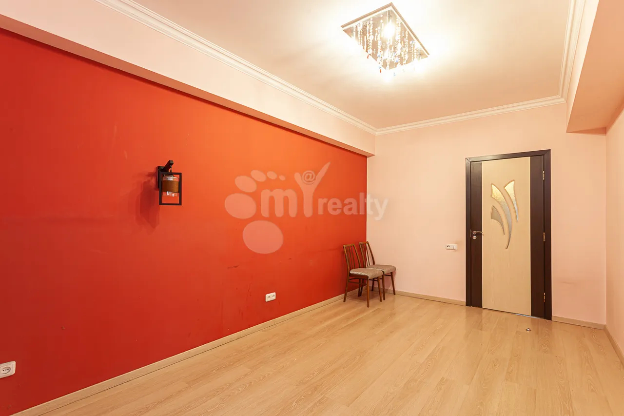 3 bedroom apartment for sale Tsovakal Isakov Ave, Center Yerevan, 160401