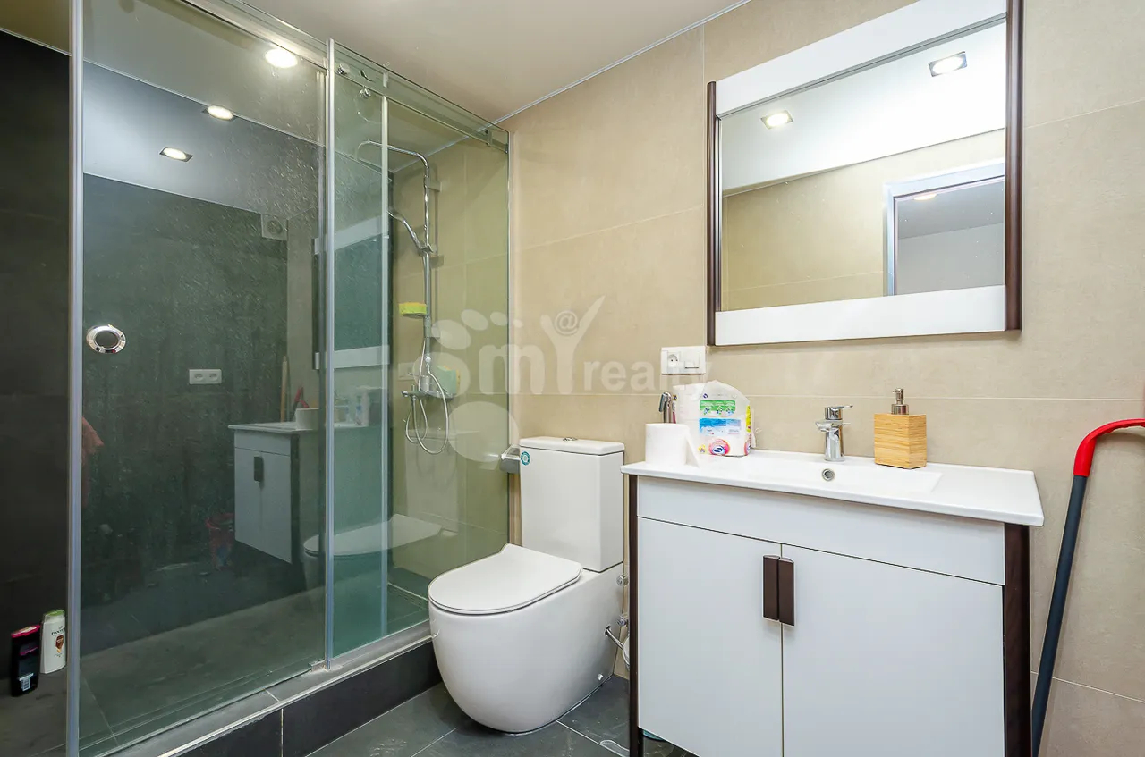 4 bedroom apartment for rent Teryan St, Center Yerevan, 161927