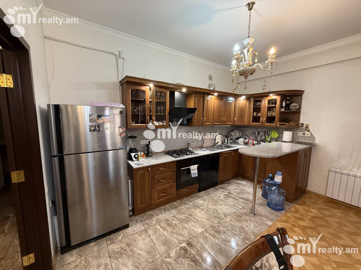 3 սենյականոց բնակարան  Վ.Վաղարշյան փող, Արաբկիր Երևան, 154975