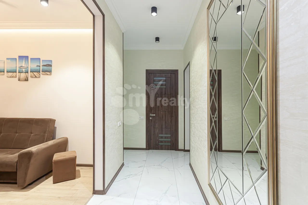 3 bedroom apartment for rent Saryan St, Center Yerevan, 160473