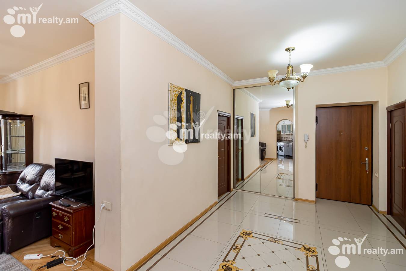 Купить 3 комнатную квартиру Маштоца пр, Центр Ереван, 147643