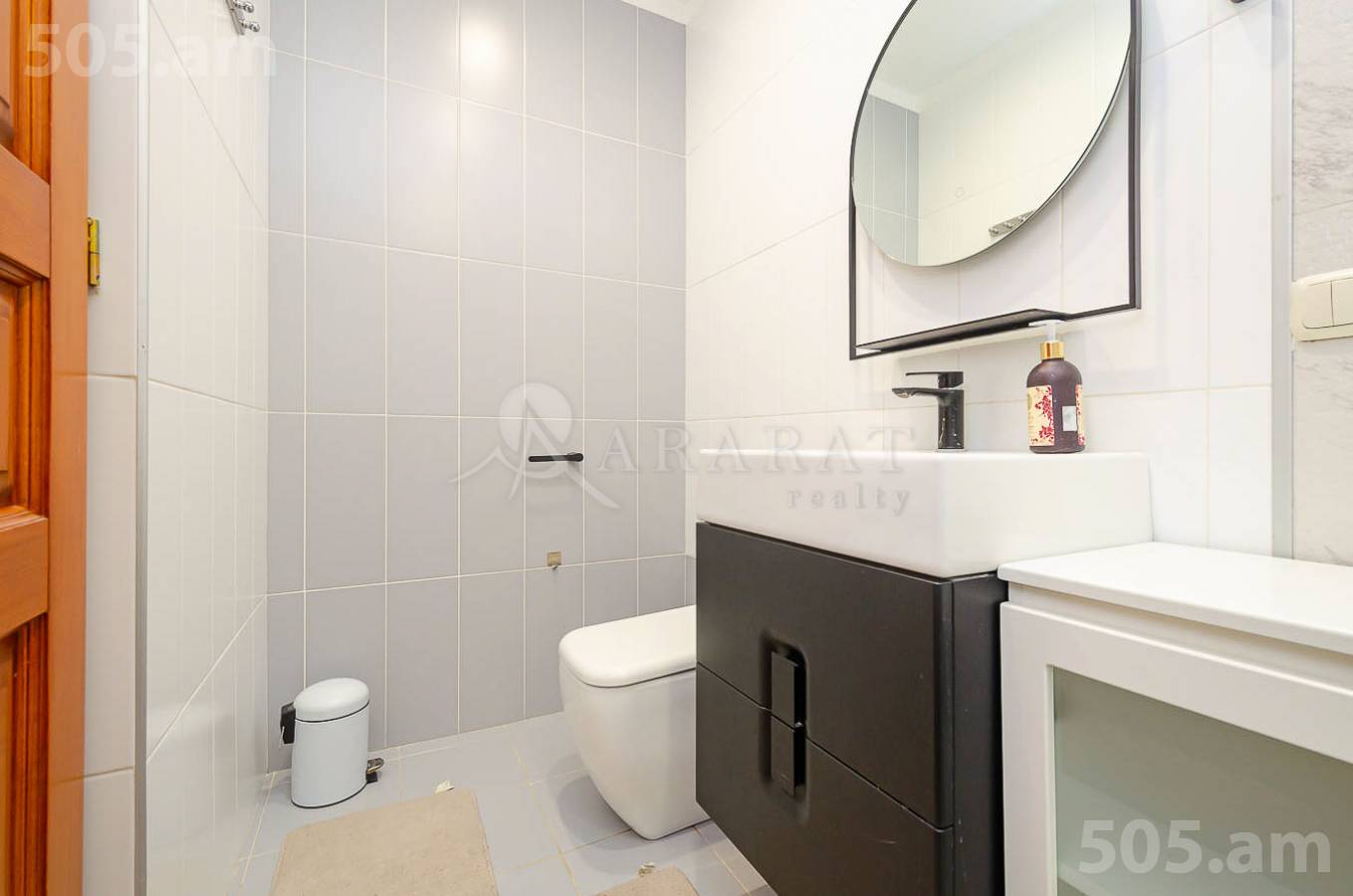 Купить 3 комнатную квартиру Антараин ул, Центр Ереван, 145038