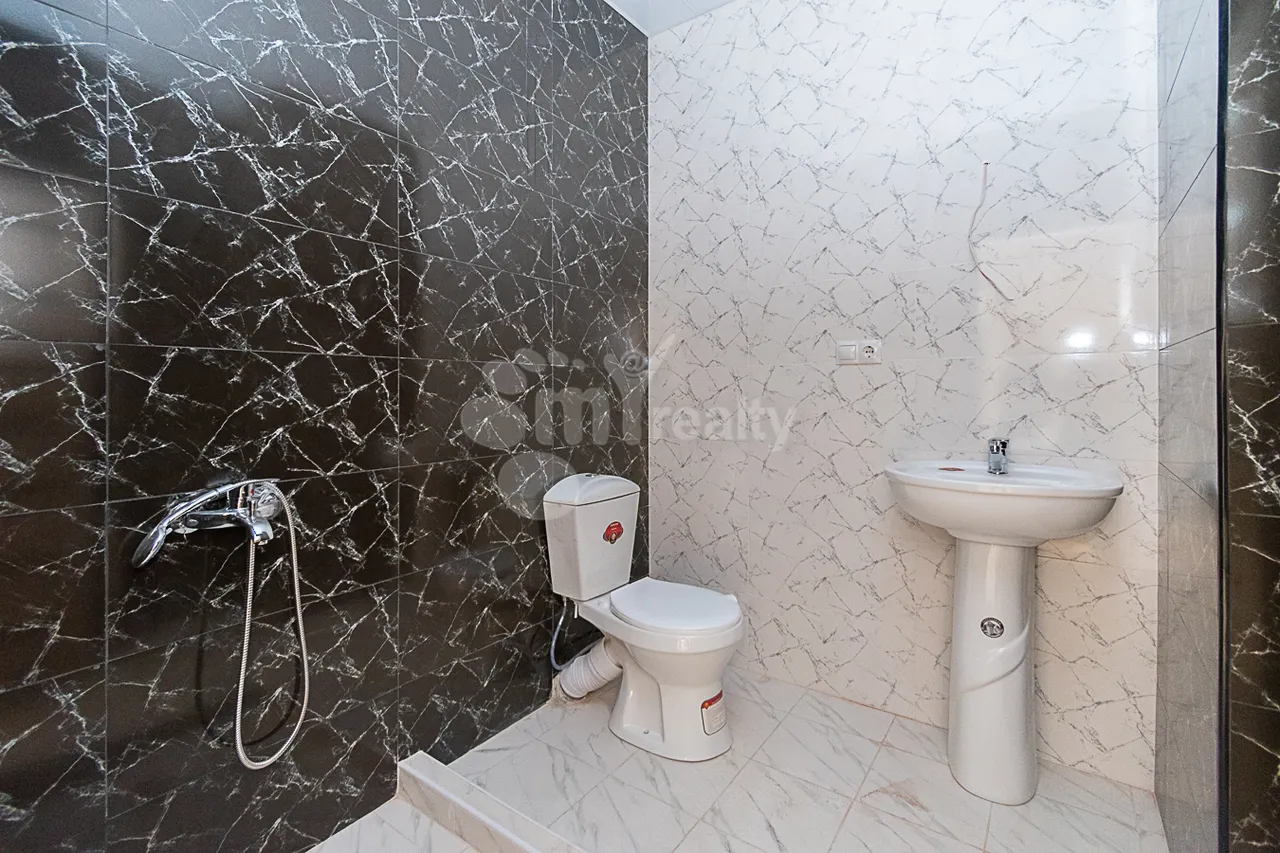 Купить 3 комнатную квартиру Адонц ул, Арабкир Ереван, 159442