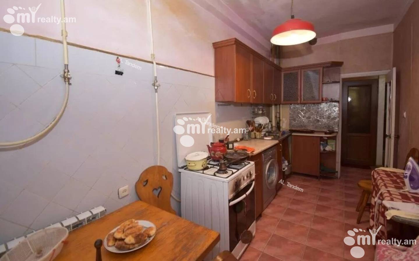 Купить 3 комнатную квартиру Амирян ул, Центр Ереван, 124908