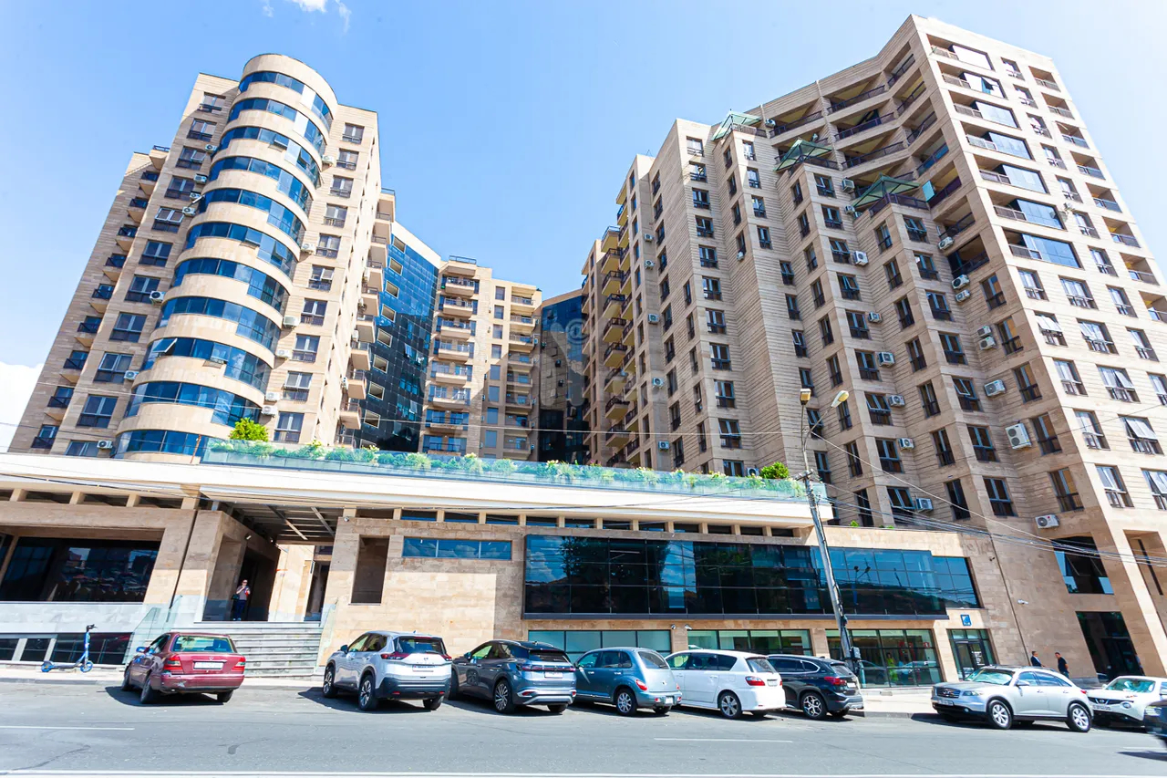 3 bedroom apartment for sale Paronyan St, Center Yerevan, 157376