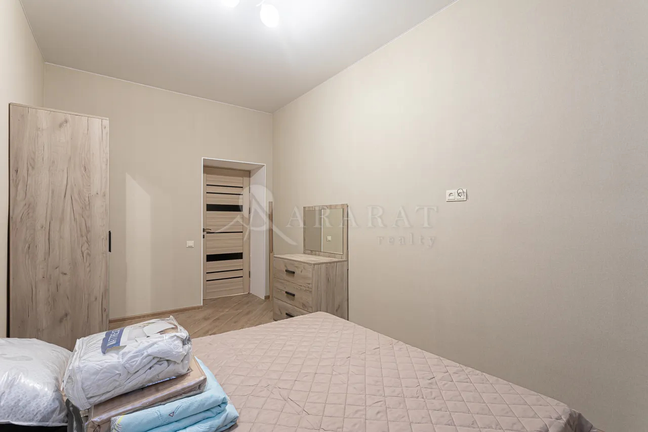 3 bedroom apartment for rent Saryan St, Center Yerevan, 158710