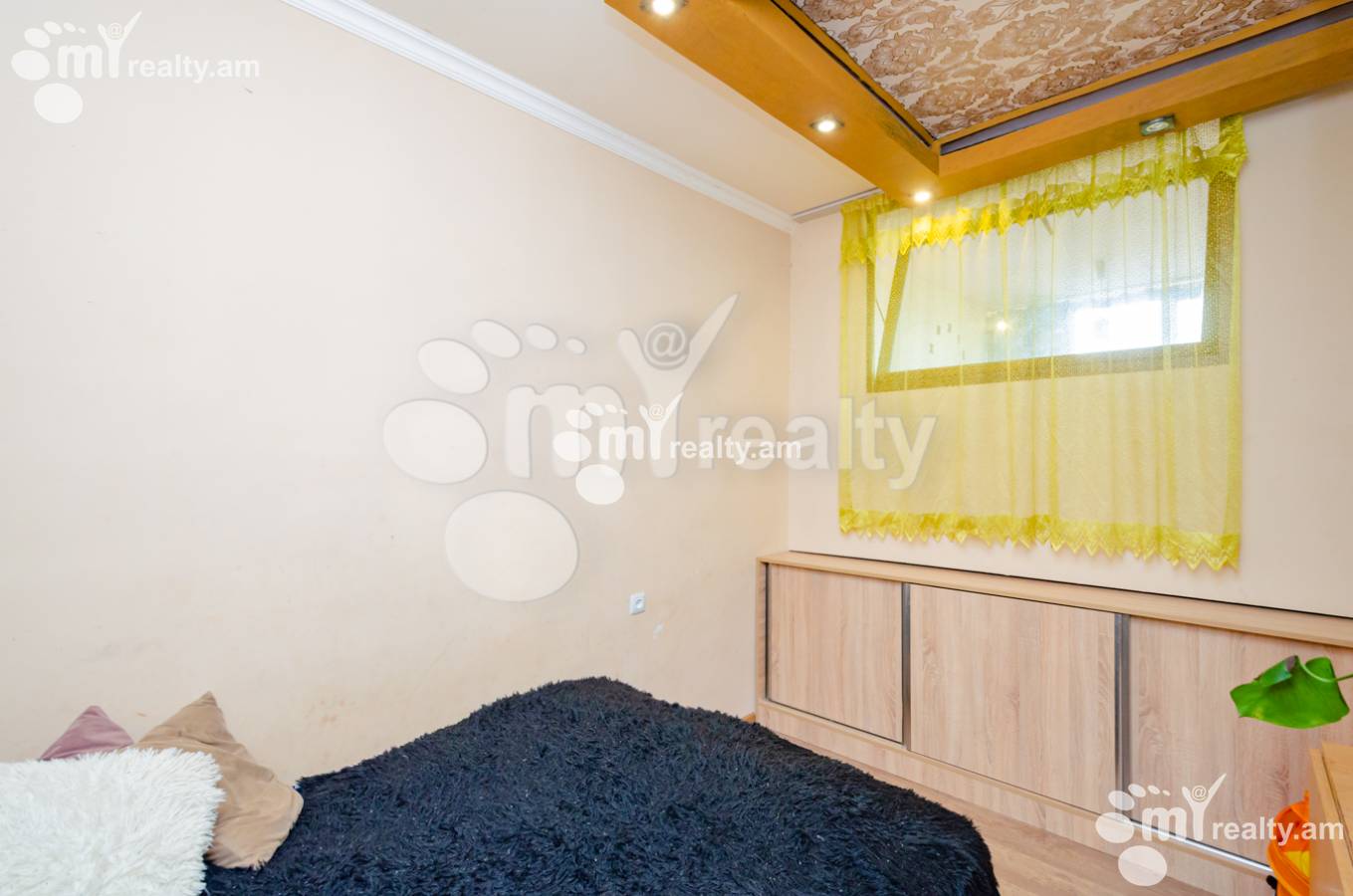 3 bedroom apartment for sale Saryan St, Center Yerevan, 135070