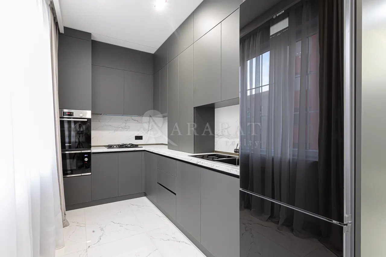 3 սենյականոց բնակարան  Վարդանանց փող, Կենտրոն Երևան, 159334