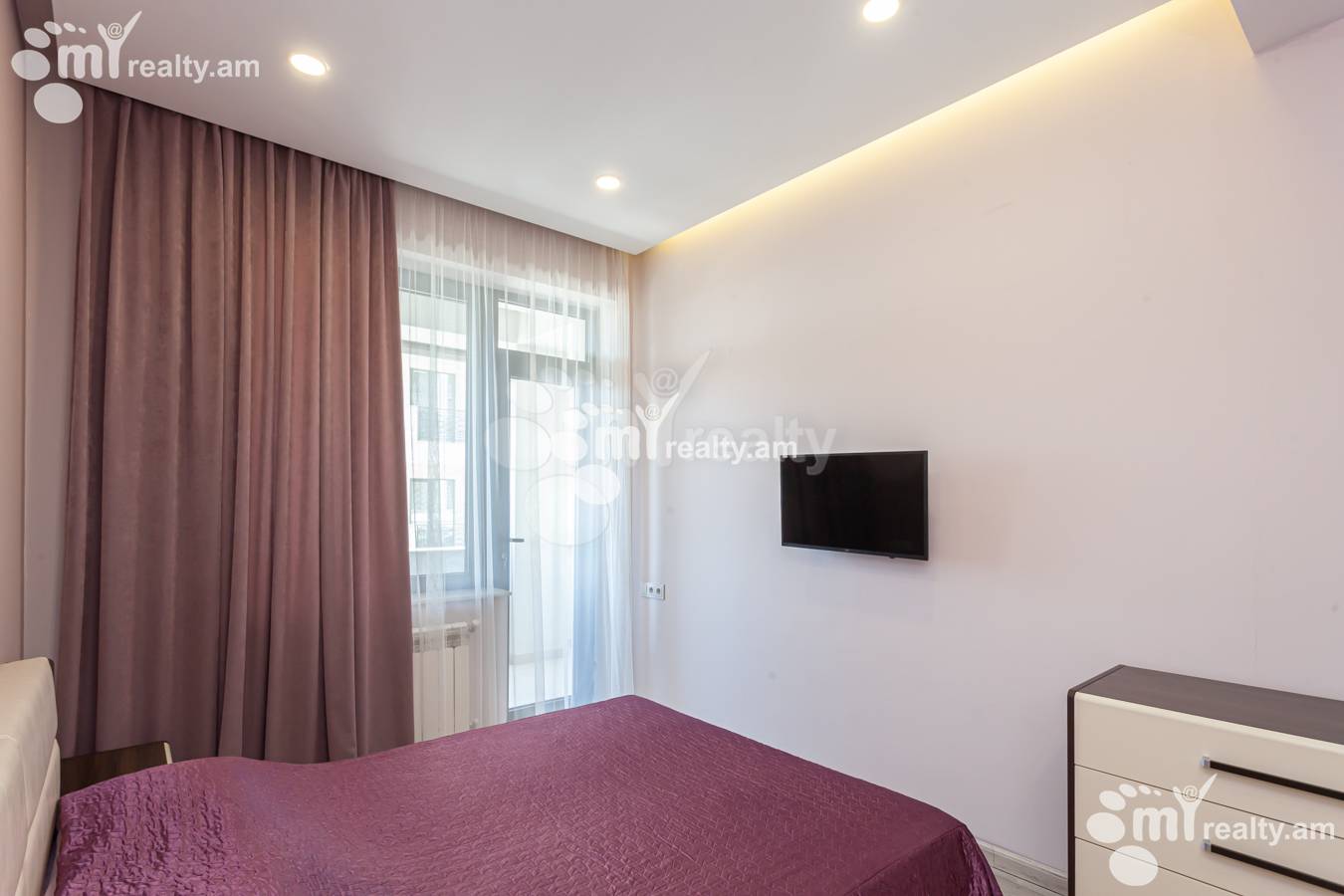 3 bedroom apartment for rent Antarayin St, Center Yerevan, 151305